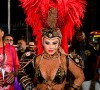 Viviane Araújo, rainha do Salgueiro, usa fantasia de gladiadora com biquíni ousado: 'Força da mulher'