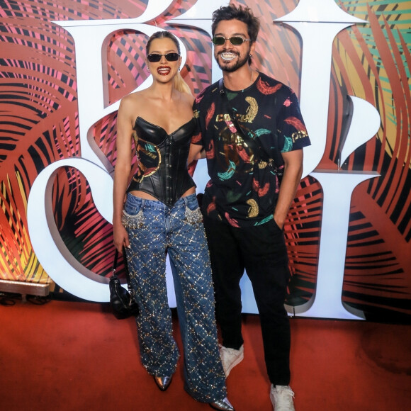 Agatha Moreira falou sobre seu relacionamento com Rodrigo Simas