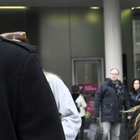 Shakira lançou uma canção com uma série de indiretas ao ex-marido e à amante dele, o que intensificou os ataques contra Clara Chía