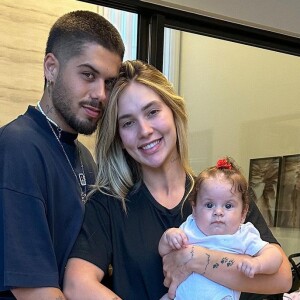 Virgínia Fonseca postou duas fotos com Zé Felipe e Maria Flor e comemorou o mesversário da filha caçula