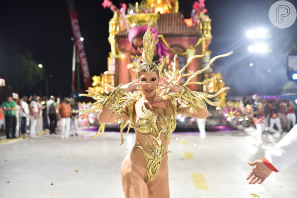 Lore Improta brilhou no desfile da Viradouro, vice-campeã do Carnaval carioca