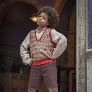 Filho de Orlando (Diogo Almeida) e Marê (Camila Queiroz) é retirado da mãe logo após nascer, na novela 'Amor Perfeito'