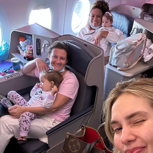 Virgínia Fonseca também foi criticada por levar as babás das filhas na viagem de férias