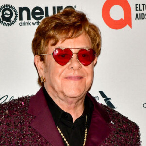 Luan Santana também foi comparado a Elton John por causa de look