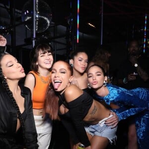 Bruna Marquezine, Maisa, Priscilla Alcantara e Klara Castanho prestigiaram os 30 anos de Anitta