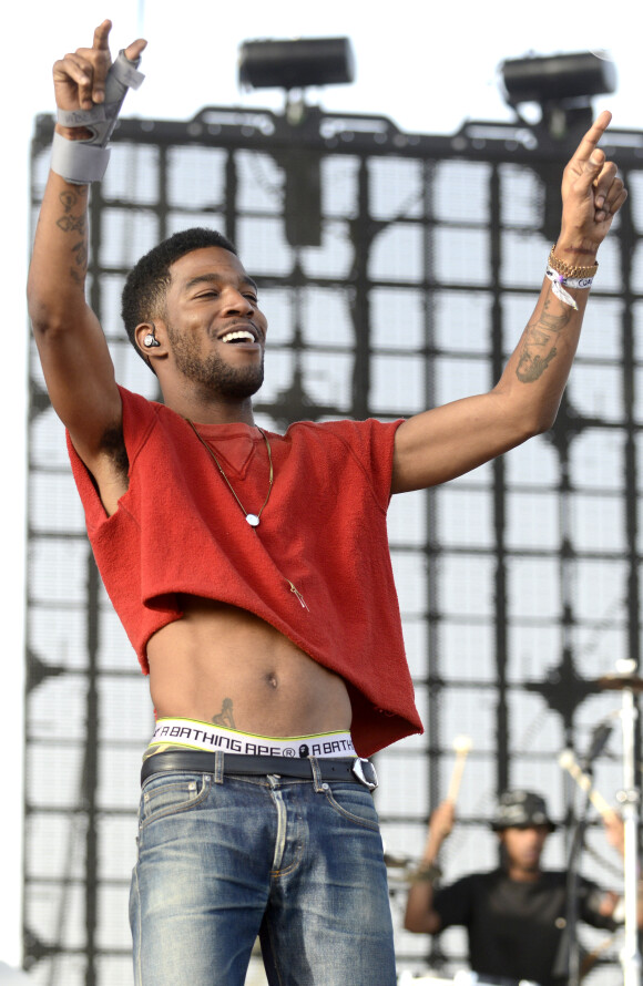 Kid Cudi de cropped: rapper utilizou blusa crop no Coachella em 2014, provando que a tendência é atemporal