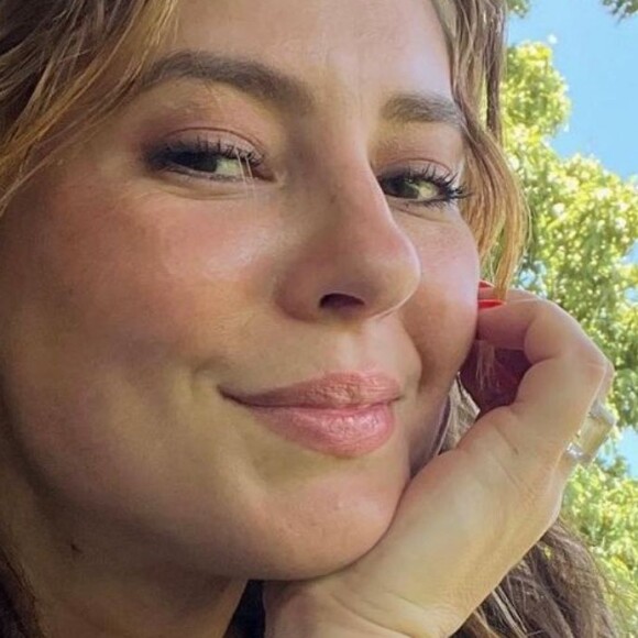 Paolla Oliveira compartilha fotos do álbum de aniversário