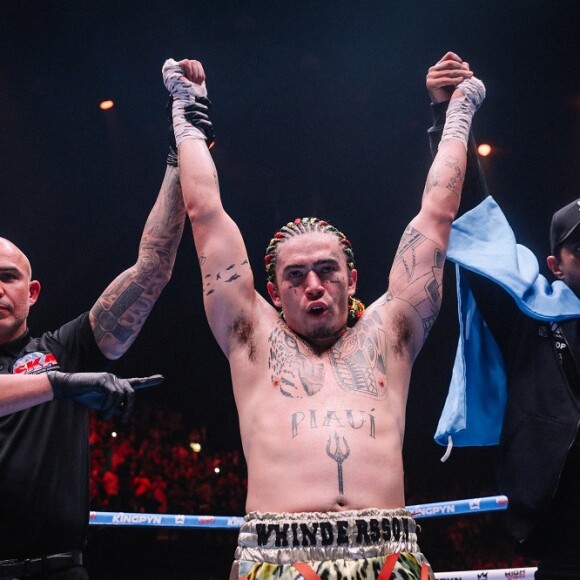 Whindersson Nunes venceu o rapper polonês Filipek em torneio internacional de boxe