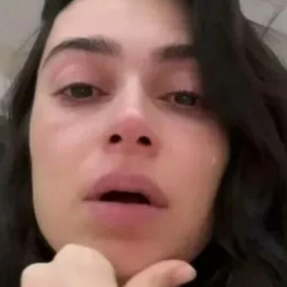 Thaila Ayala revelou que está com os seios feridos por causa da amamentação