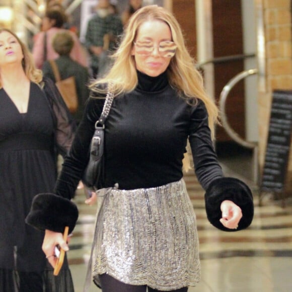 Danielle Winits comentou declaração de André Gonçalves sobre ele ter negado sua ajuda para pagar parte da pensão que devia às filhas