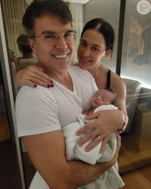 Claudia Raia e Jarbas Homem de Mello são pais do pequeno Luca, de 2 meses