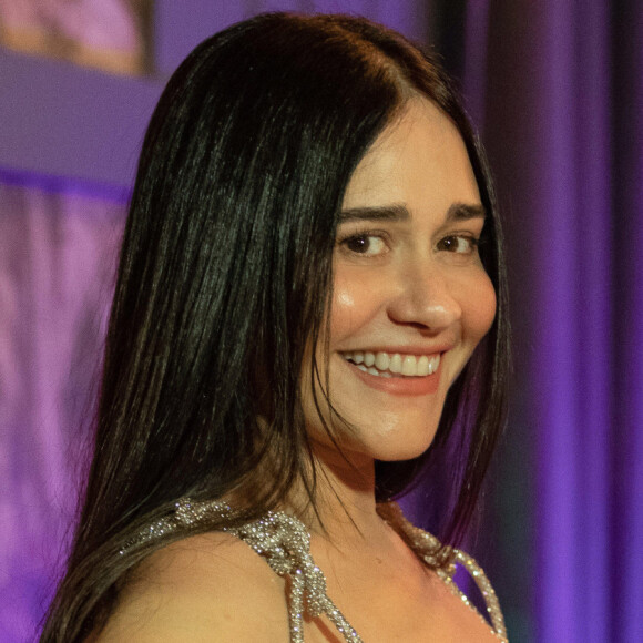 Alessandra Negrini comemorou volta aos treinos