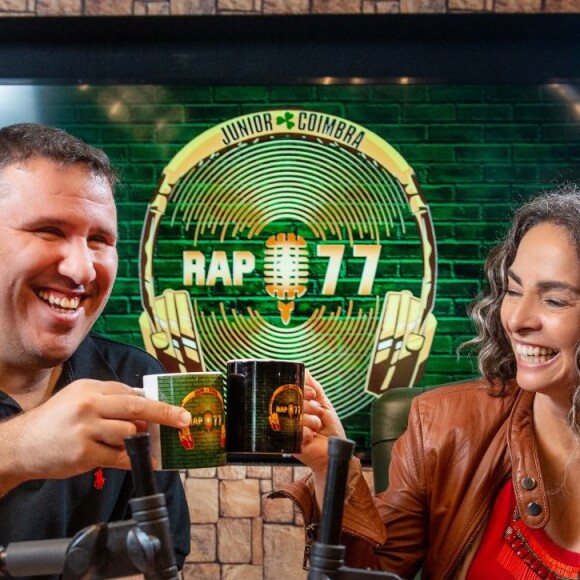 'Rap 77', webshow que recebeu Claudia Ohana, é comandado por Júnior Coimbra