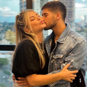 Poliana Rocha elogiou o filho, Zé Felipe, após cantor ser criticado na rede social