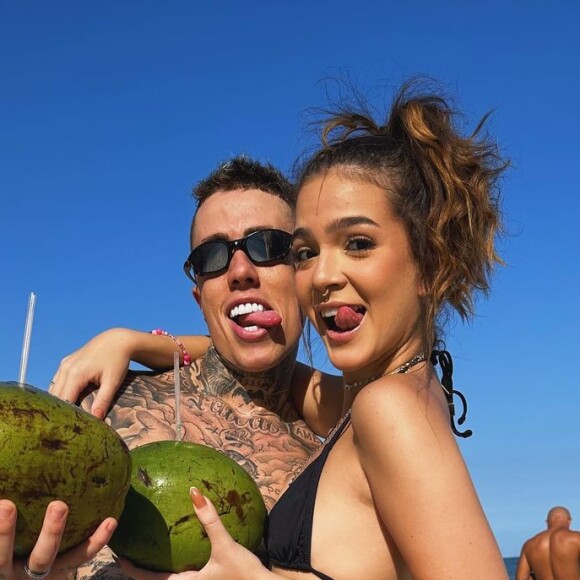 Namorado de Mel Maia, MC Daniel leva a atriz para praias mais reservadas em suas passagens pelo Rio de Janeiro