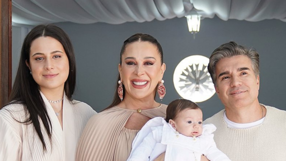 Baby ostentação! Filho de Claudia Raia usa três looks luxuosos em batizado. Aos detalhes!
