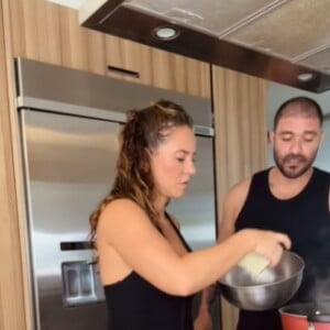 Paolla Oliveira e Diogo Nogueira divertiram os seguidores com vídeo cozinhando