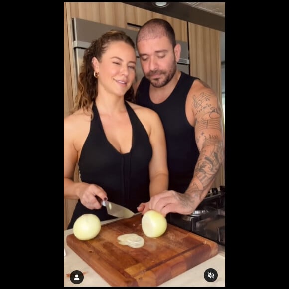 Diogo Nogueira ficou de assistente de Paolla Oliveira na cozinha