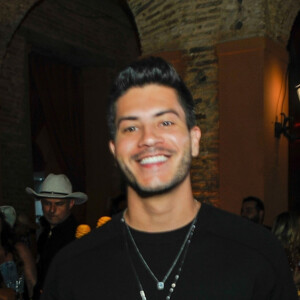 Arthur Aguiar confessou que havia incompatibilidade entre preferências nutricionais e discurso de Maíra Cardi sobre alimentação saudável