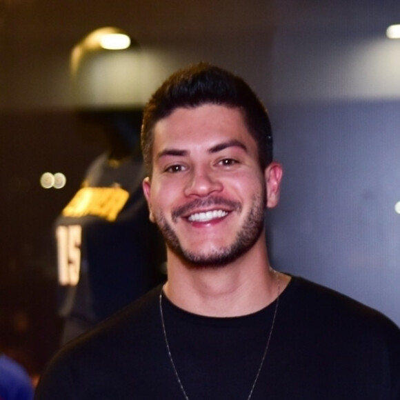 Arthur Aguiar contou que tinha acordo com Maíra Cardi para evitar certos tipos de comida dentro de casa
