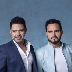 Zezé Di Camargo e Luciano fizeram show no litoral de São Paulo