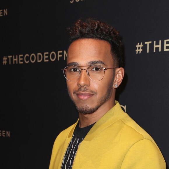 Lewis Hamilton combina astrologicamente com Shakira, aponta mapa astral do piloto