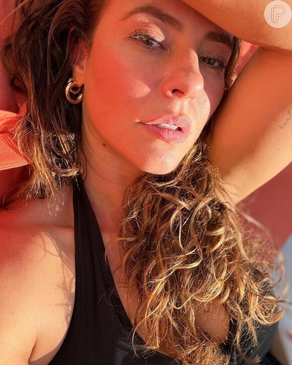 Beleza natural de Paolla Oliveira: 'Você não precisa de filtro, você é linda e perfeita de qualquer forma', disse um fã