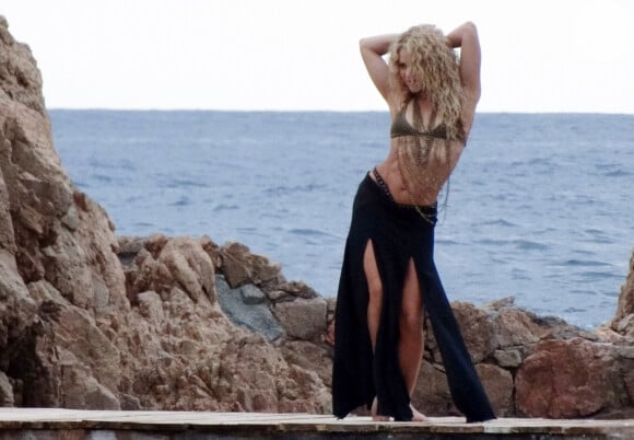 Shakira gravando comercial da sua fragrância em 2015 