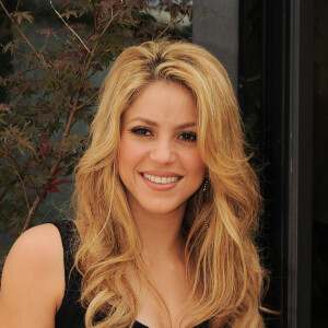 Shakira promovendo o lançamento do seu álbum 'She Wolf' na Itália em 2009
