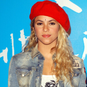 Confira em 35 fotos a evolução do estilo e da carreira da cantora Shakira