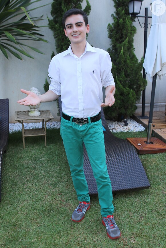 Dudu Camargo muda bio do Instagram após polêmicas envolvendo sua demissão por defecar no camarim do SBT