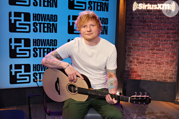 Ed Sheeran confessou que já se apresentou com as calças sujas de 'número 2' durante uma entrevista para o site Novas Red Room Global Tour