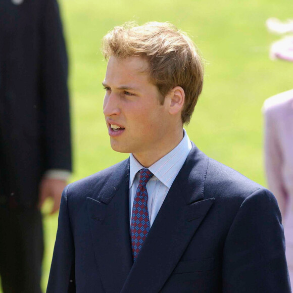 Princípe William jovem, ele escutou na  University of St Andrews. 