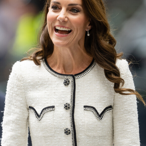 A finalização do cabelo de Kate Middleton evidenciou cachos