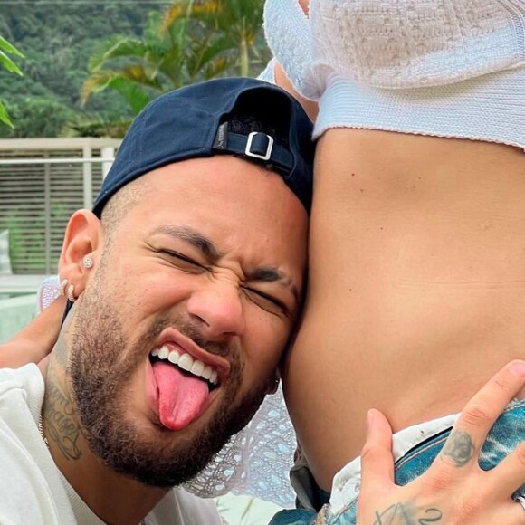 Bruna Biancardi está grávida do segundo filho de Neymar e mesmo assim o jogador pulou a cerca.