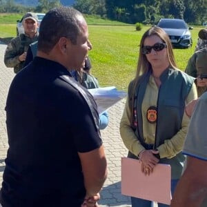 Neymar Santos, pai do jogador, esteve presente quando a polícia ambiental chegou no local.