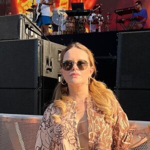 Mari Bridi tem exibido o corpão em looks ousados