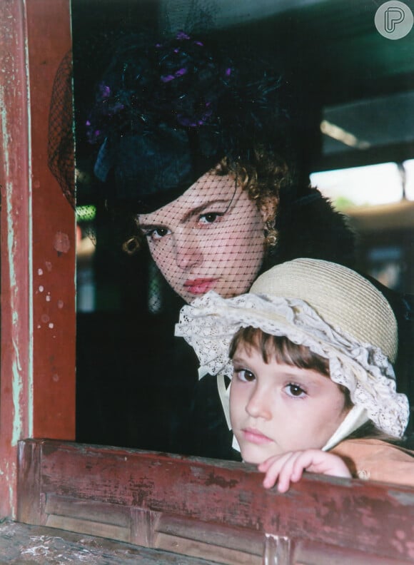 Ana Paula Arósio e Isabelle Drummond em foto de 'Os Maias'