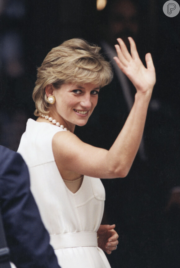 Princesa Diana estaria apoiando Príncipe Harry e Meghan Markle