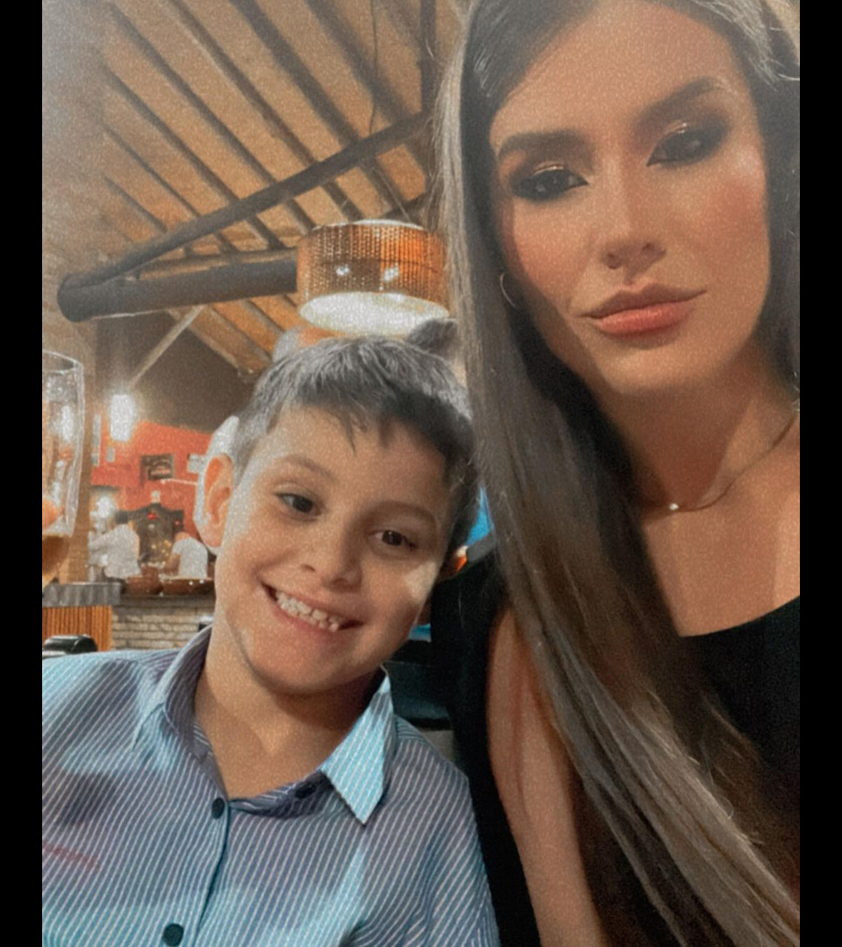 foto-novo-affair-de-rafael-cardoso-thais-fusther-e-o-filho-passaram-o