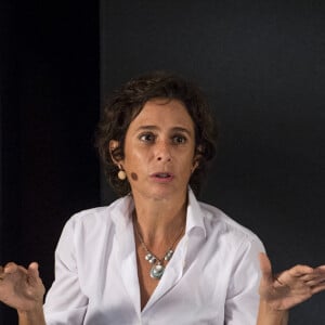 Andrea Beltrão falou do desafio de viver na TV Radical Chic, personagem criada por Miguel Paiva: 'Eu sempre gostei da Radical e até tinha vontade de interpretá-la'