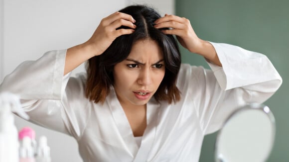 Cabelos fracos e caindo? Veja cinco produtos para combater a queda de cabelo!
