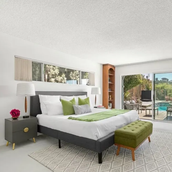 Mansão de Isis Valverde e Marcus Buaiz é um verdadeiro palácio em Los Angeles