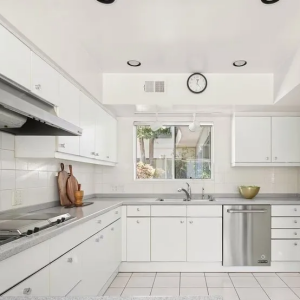 Mansão de Isis Valverde e Marcus Buaiz custou R$16 milhões e o casal tem desfrutado da mordomia