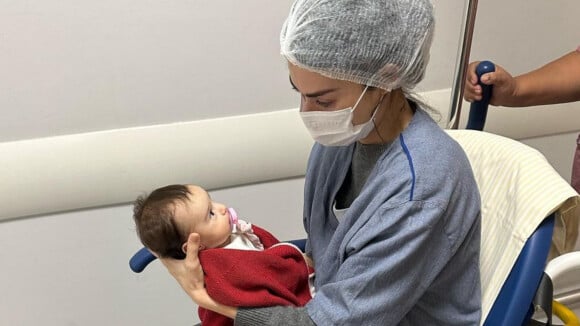 'Chorei demais': Thaila Ayala emociona a web com relato comovente da cirurgia no coração da filha de 2 meses