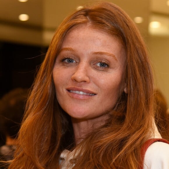 Cintia Dicker ganhou conselho da web após curtir mensagem sugestiva depois de flagra de Pedro Scooby