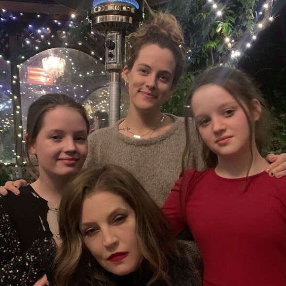 Lisa Marie Presley: nomeou a filha mais velha como responsável pelo dinheiro das irmãs