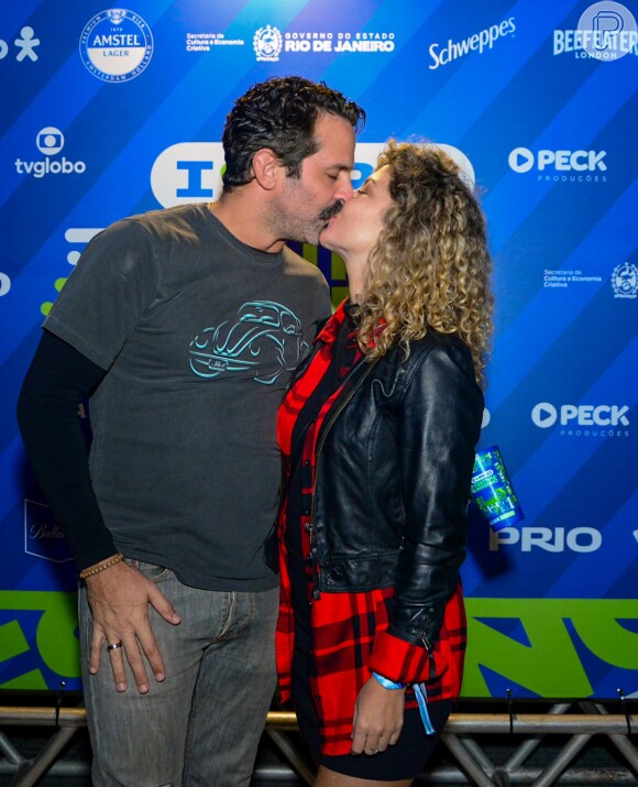 Bárbara Borges e Iran Malfitano se beijaram em festival de música no Rio