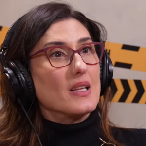 Paola Carosella, no "PodPah", revela que não tinha amigos antes do "Masterchef': "Eu trabalhava de 8h a uma e meia da manhã todos os dias. E, no domingo, que era a minha folga, eu morria"