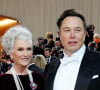 Maye Musk, mãe de Elon Musk, ganhou prêmio de empreendedorismo feminino já vencido por Domitila Barros no passado